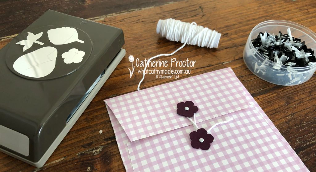 Flowers Bow tie Ribbon Plaid Background Plastic Embossing Folder for Scrapbook DIY Album Card Tool Plastic Template Folders 